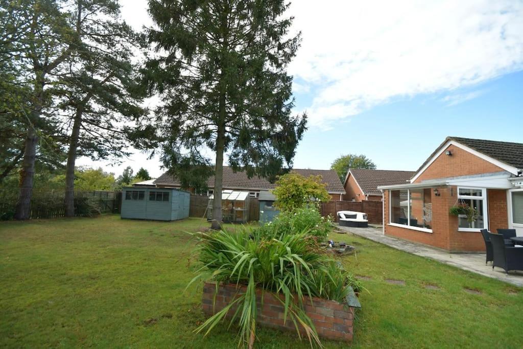 Little Hare Lodge - Spacious 2 Bedroom Attached Bungalow Woodhall Spa Zewnętrze zdjęcie